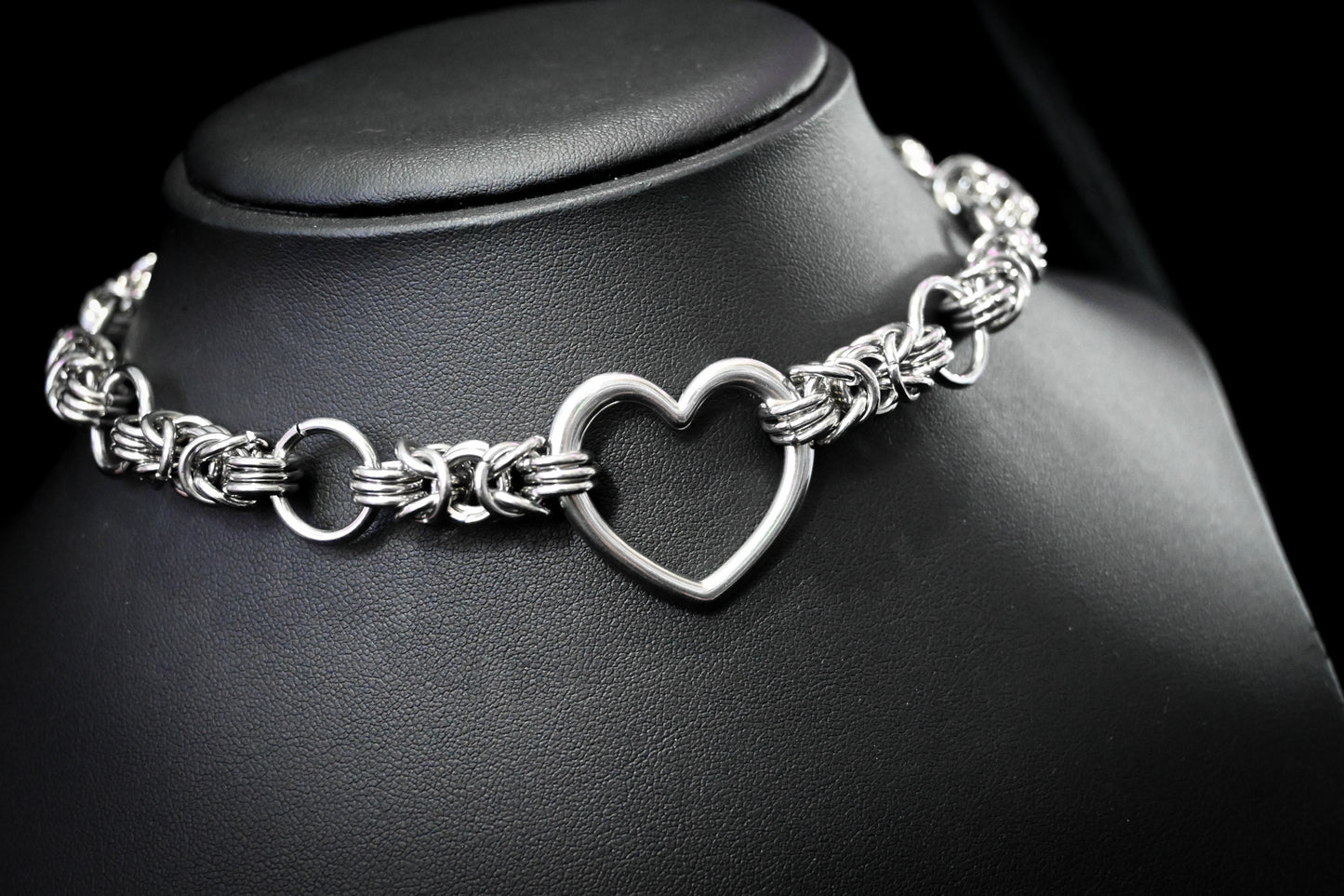 Aphrodite Choker