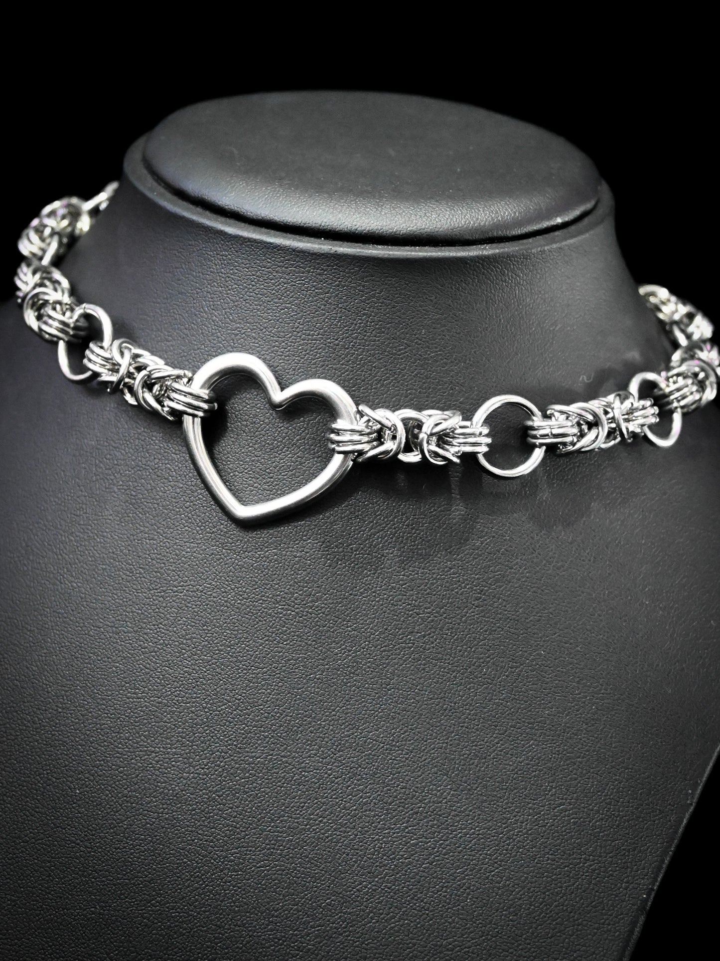 Aphrodite Choker