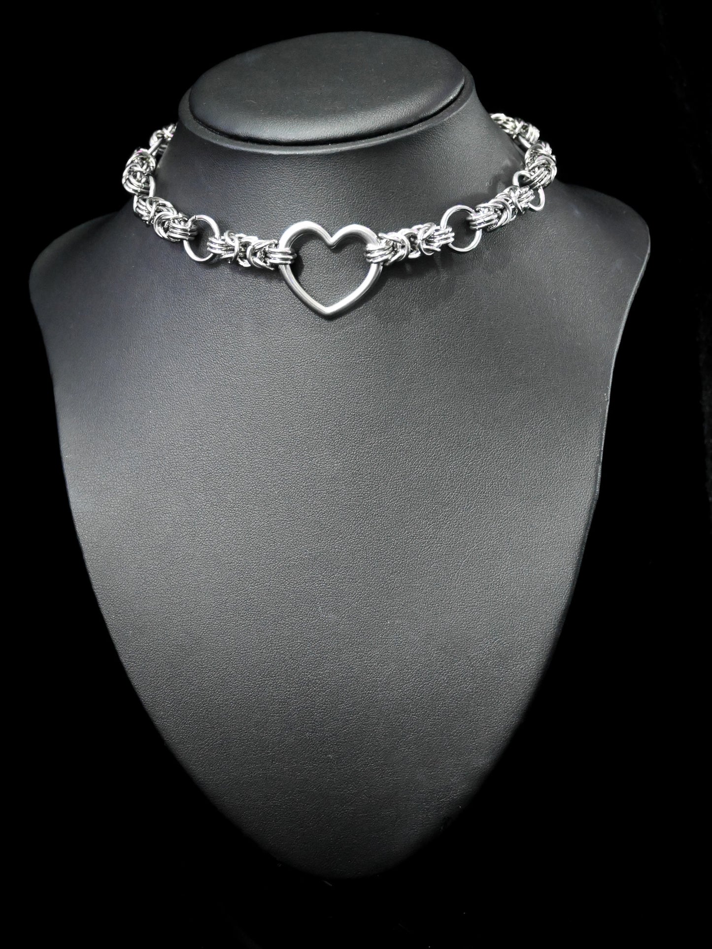 Aphrodite Choker