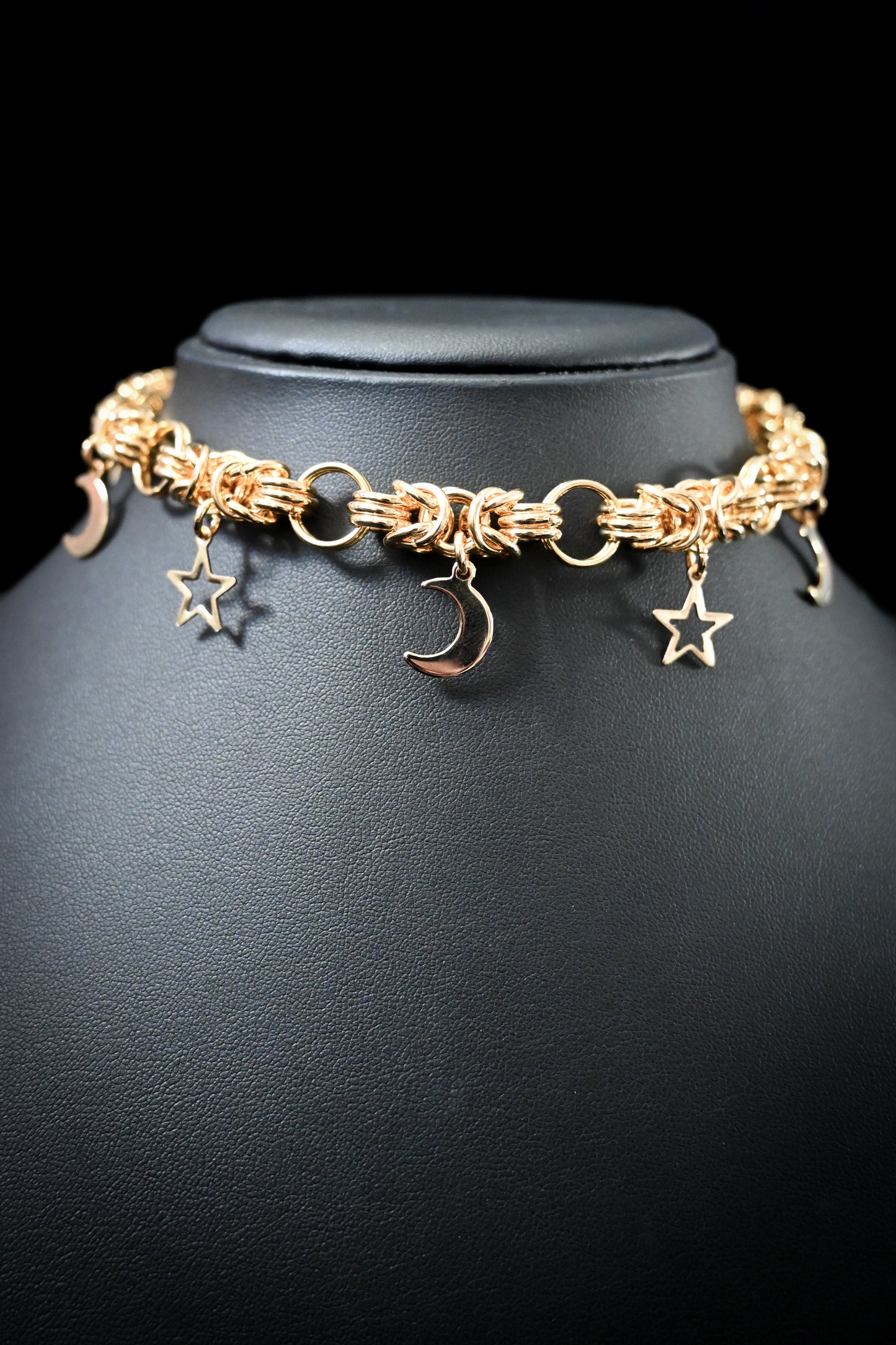 Elain Choker