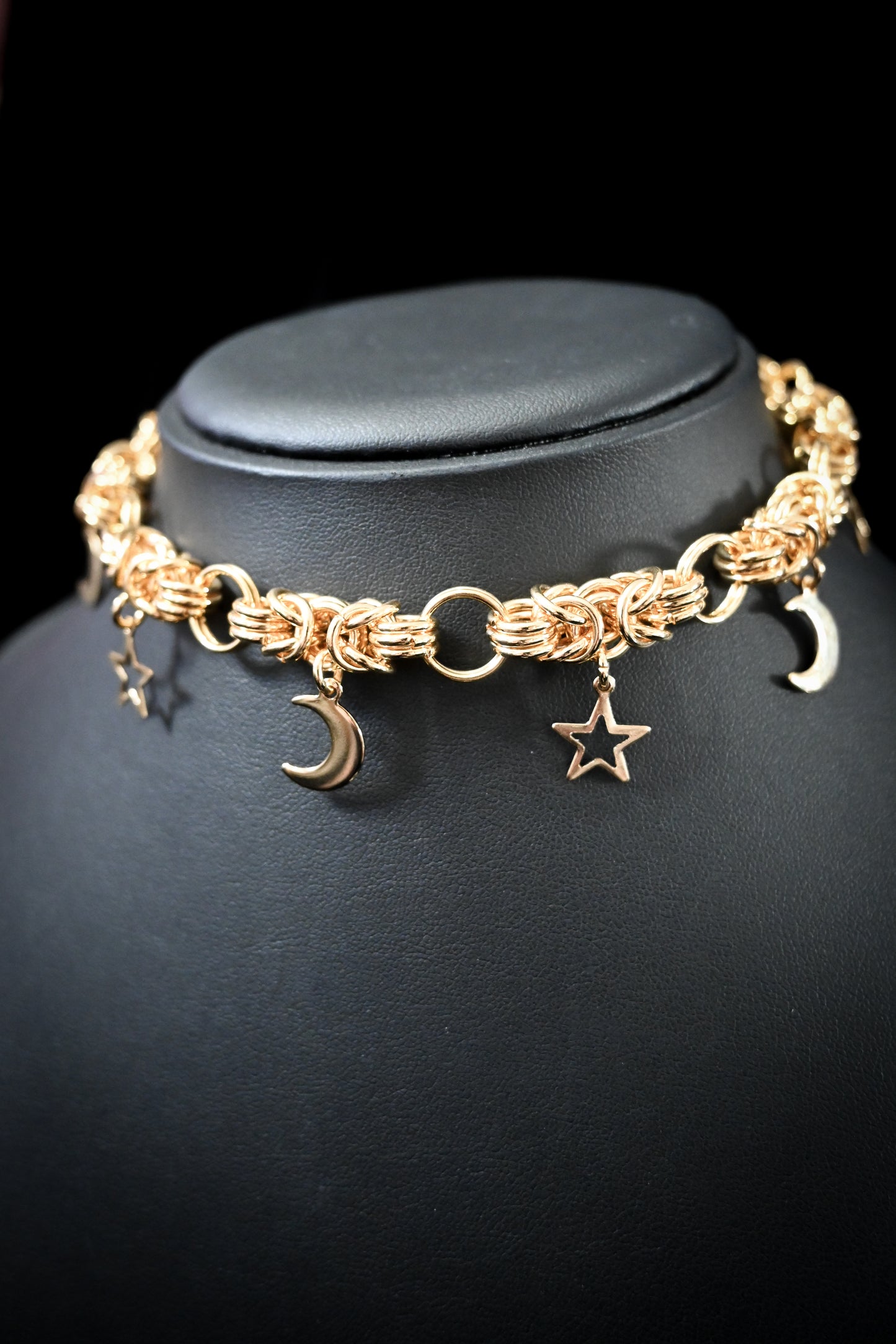 Elain Choker