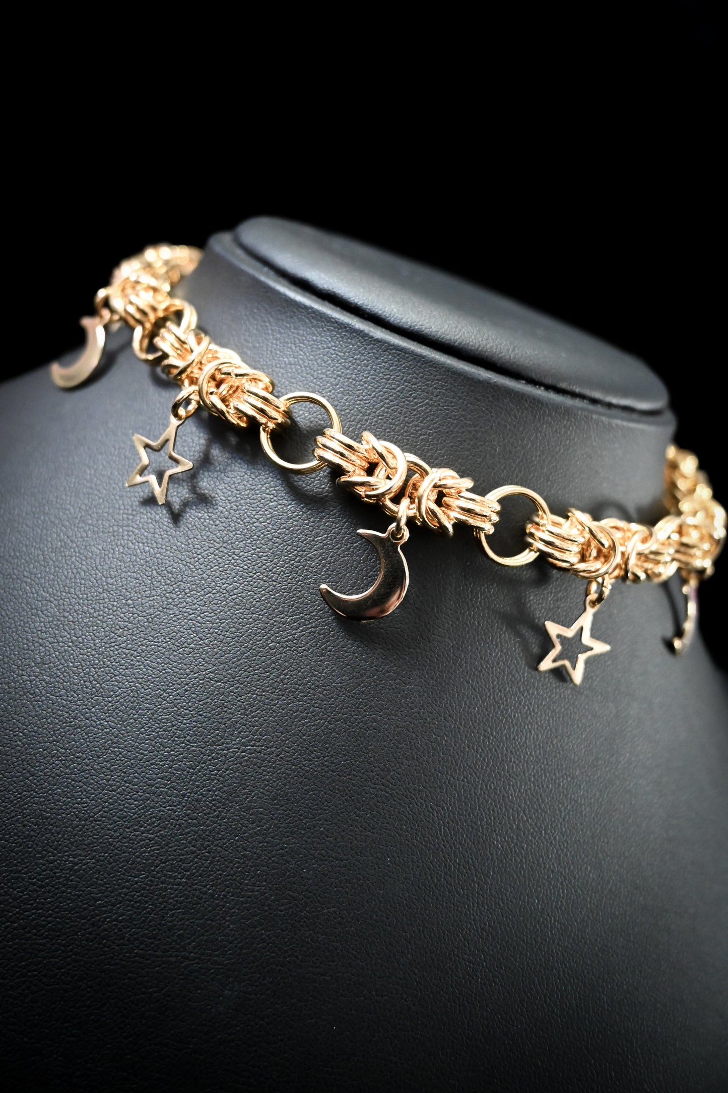 Elain Choker